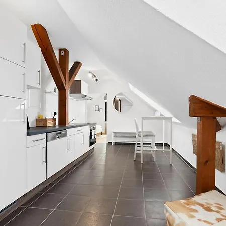 Second Manzell Apartman